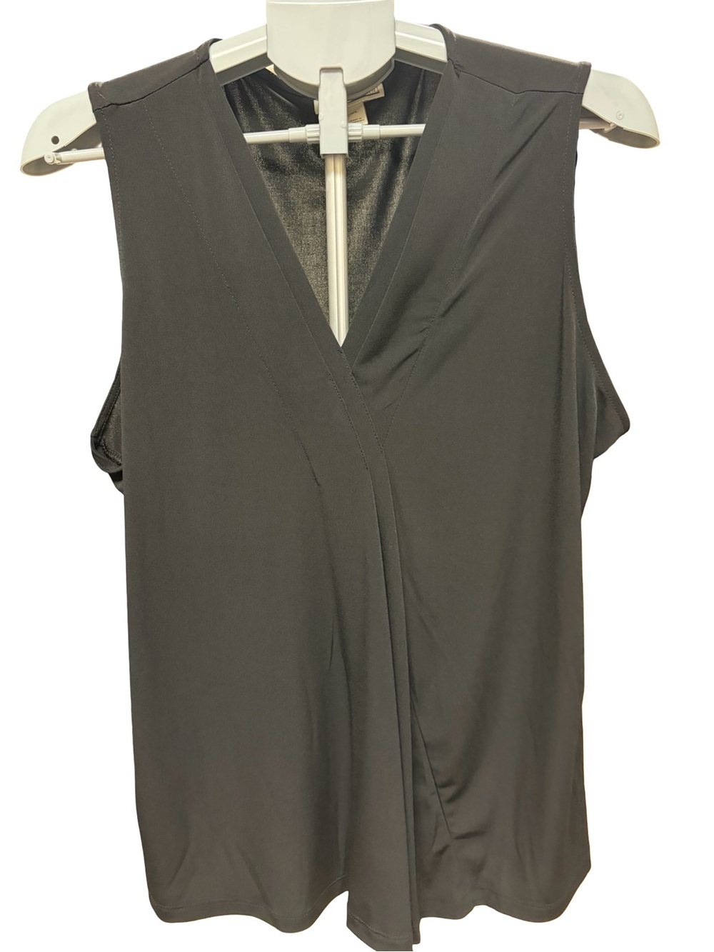 Dana Buchman Sleeveless V-Neck Tank Top in Black